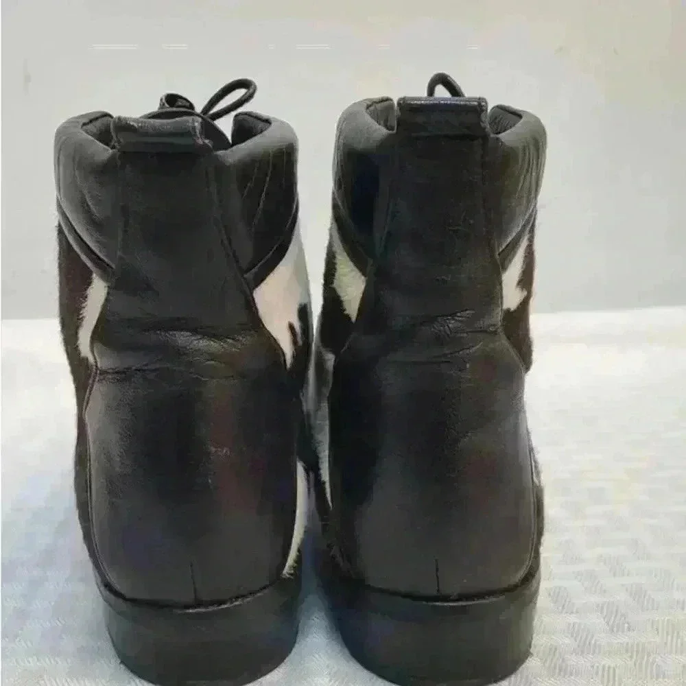 Stuart Weitzman Spanish crafted cowhide lace-up ankle boots ladies size 4